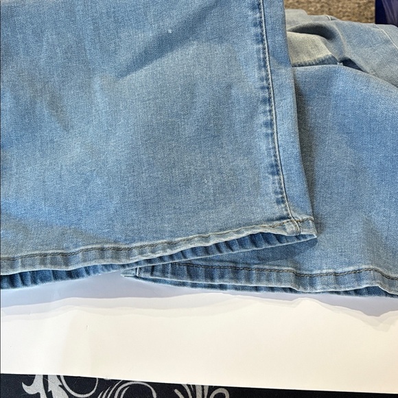 Arula A Beautiful Soul high waist Incrediflex patchwork wide leg boyfriend jean - Picture 15 of 15